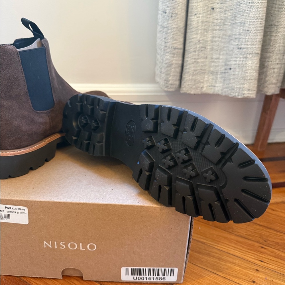 Nisolo Men's Brown Suede Chelsea Boots - Picture 4 of 4